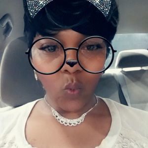 Meet your Posher, Beverly